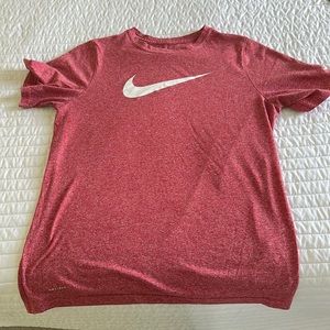 boys nike tee